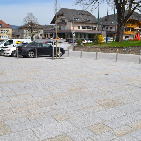 Pronaturstein Österreich - Neugestaltung des Dorfzentrums Bergheim - ein Projekt von Poschacher